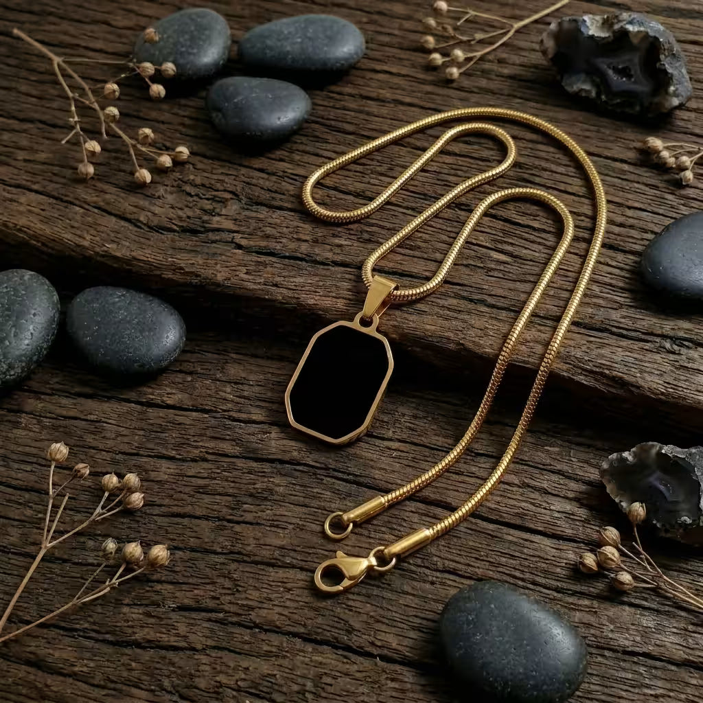 Cartier Onyx Pendant Golden